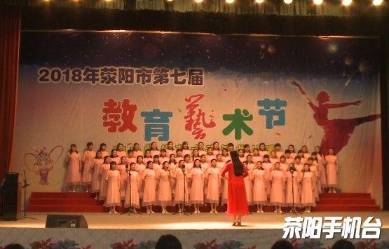 “站岗”一上午 服务近百人